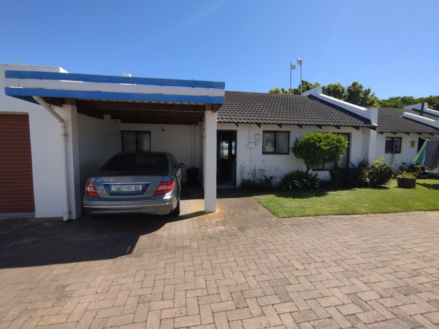 3 Bedroom Property for Sale in Paradise Beach Eastern Cape